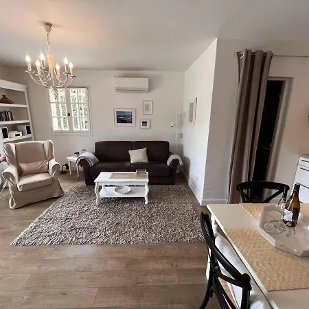Renove Avec Jardin A 1.2km De La De Gigaro, - Fr-1-726-23 Apartment *
