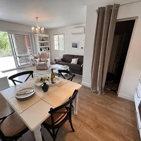 Renove Avec Jardin A 1.2km De La De Gigaro, - Fr-1-726-23 Apartment